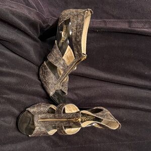 Michael Kors Textured Black and Gold Sandals never worn
